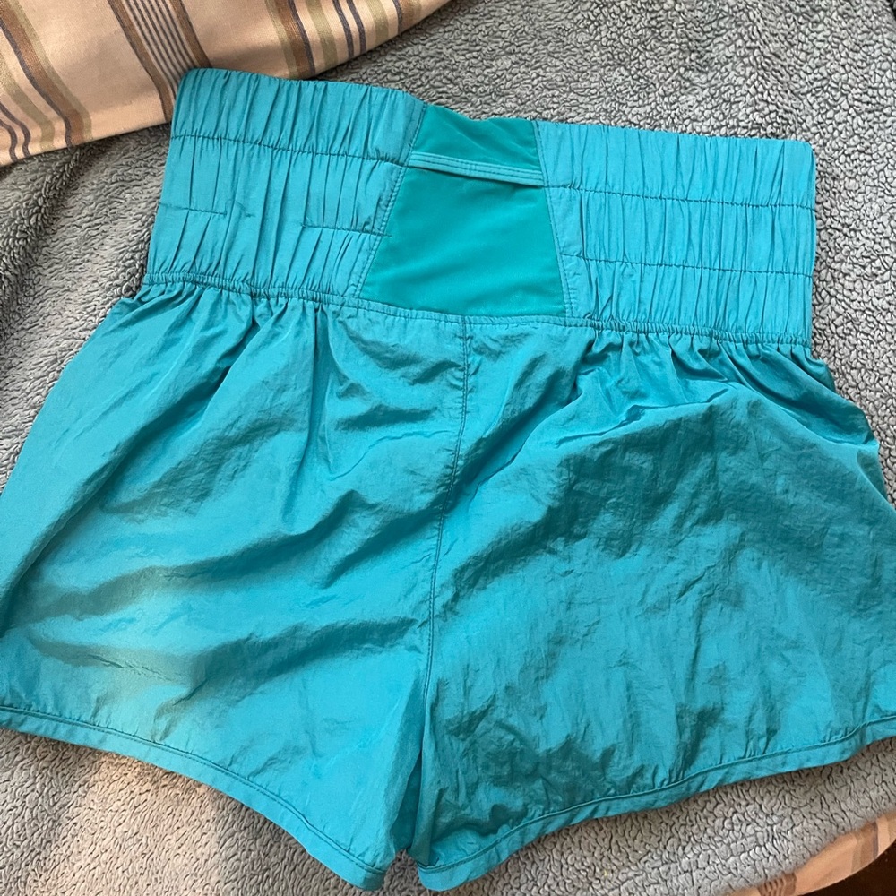 never worn - Picture 2 of 3